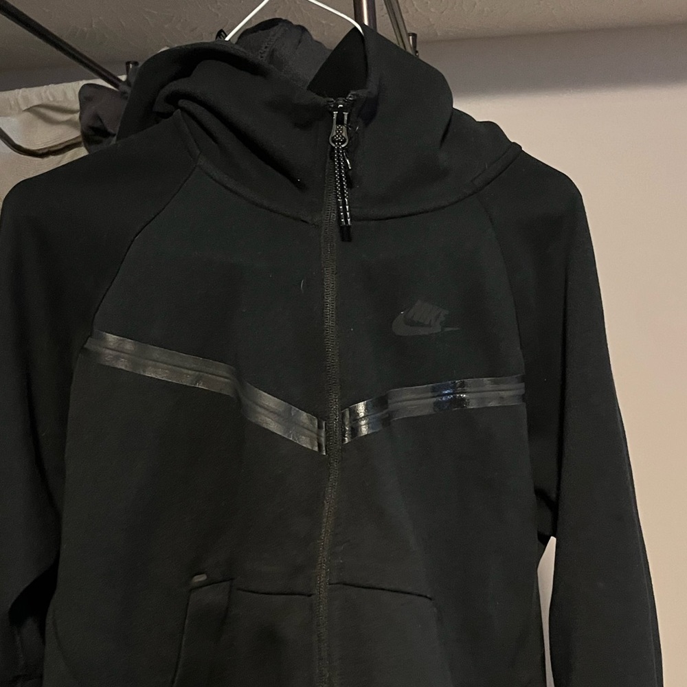 Nike tech fleece black